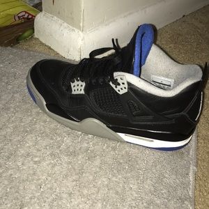 black blue 4s